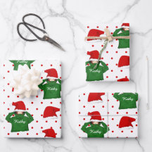 Menina Fofa com Capuz Verde e Chapéu de Papai Noel