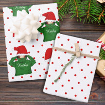 Menina Fofa com Capuz Verde e Chapéu de Papai Noel