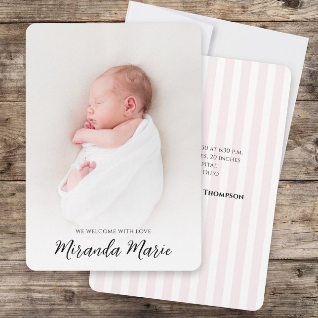 Menina Simples Texto De Sobreposição Elegante Tipo (Baby birth announcement photo card with pink stripes. )