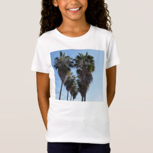 Meninas da camisa do coração da palmeira do amor
