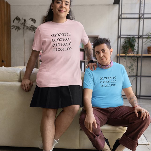 Menino na Camiseta de Código Binário (Criador carregado)