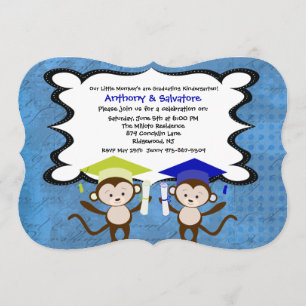 Meninos Gêmeos Fazendo Um Convite De Licenciamento