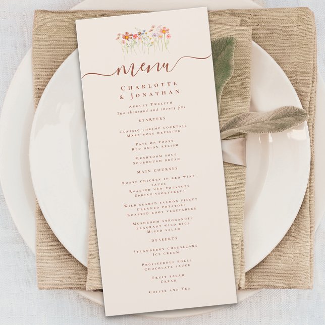 Menu Casamento Boho de Outono com Flores Silvestres (Elegant boho fall Wildflower floral beige tan Wedding menu card terracotta rust script)