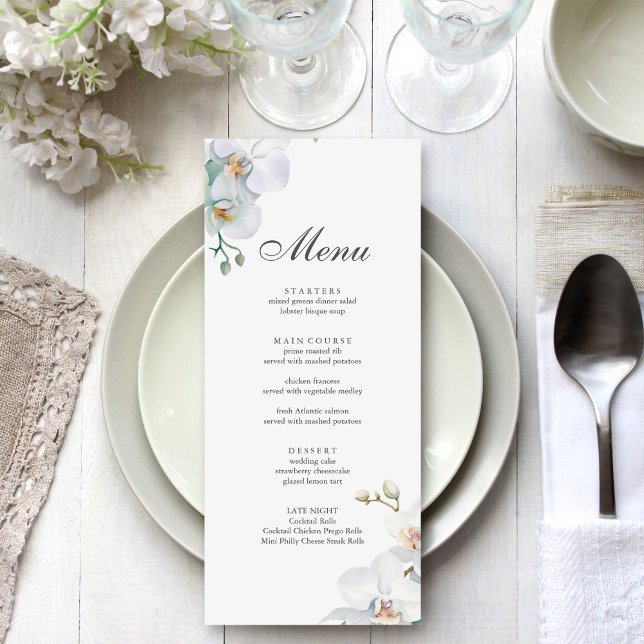 Menu Casamento com Orquídea Selvagem Moderna Elegante (Modern Elegant Wild Orchid Wedding Menu on a beautiful white and silver wedding dinner table.)