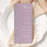 Menu Casamento de Lilac Silver Roxo Roxo Moderno<br><div class="desc">A borda esquerda deste elegante cardápio moderno de casamento apresenta um design de cintilação. O texto personalizável combina manuscrito branco,  fontes em copperplate e itálico em um fundo roxo empoeirado de lavanda. O verso apresenta uma lavanda empoeirada e design brilhante prateada.</div>