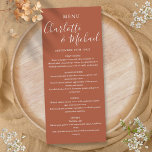 Menu Casamento de Script de Assinatura Elegante Te<br><div class="desc">Simples cartão de cardápio de casamento com script de assinatura de terracota,  com nomes de estilo de assinatura,  este cartão de menu elegante pode ser personalizado com seus detalhes em letras brancas. Projetado por Thisnotme©</div>