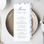 Menu Casamento Floral Vitoriano de Chinoiserie Azul Ele<br><div class="desc">Crie uma experiência fantástica de jantar com o nosso menu de casamento Floral de Chinoiserie Azul Elegante. Apresentando uma elegante caligrafia azul em um fundo branco nítido, este menu personalizável permite que os casais adicionem seus nomes, data de casamento e ofertas de menu personalizadas. O verso mostra um lindo padrão...</div>