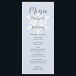 Menu Casamento no inverno Dusty Blue Snowflake<br><div class="desc">Um design simples,  mas elegante,  que apresenta um floco de neve branco sobre um fundo azul empoeirado,  com a palavra "Menu" e os nomes da noiva e do noivo na escrita da cinza,  e o texto restante na fonte sans serif.</div>