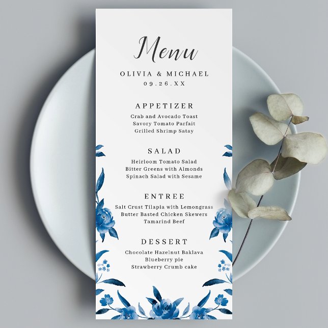 Menu de casamento floral com cor d'água azul e bra (Blue & white watercolor floral wedding menu)