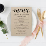 Menu Modern Kraft e Black Script Wedding Monograma<br><div class="desc">Papel kraft rústico moderno e chic e cartões de menu pretos apresentam um design tipográfico na moda preto com acentos de script de caligrafia e texto elegante personalizado que pode ser personalizado com seus deliciosos detalhes de menu de janto e um monograma dos nomes de noiva e noivo e data...</div>