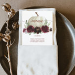 Menu ou Menu Chá do Casamento outono Pumpkin da Bo<br><div class="desc">Mostre seu menu delicioso nestas cartas adoráveis - tamanho perfeito para colocar em cada prato! Este design apresenta uma bela fonte de script e um belo buquê floral Burgundy Pumpkin Fall. Edite facilmente os itens de comida! Consulte a coleção para obter mais itens correspondentes!</div>