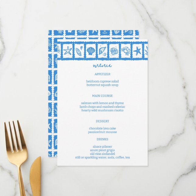 Menu Seashell Grid Beach WedOM Azul Branco (Frente/Verso In Situ)