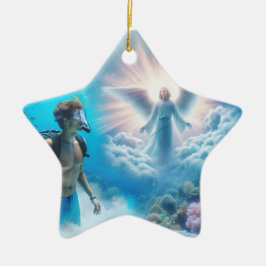 Mergulhador avista um enfeite de árvore de anjo