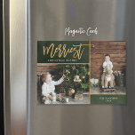 Merriest Faux Foil 2 Photo Magnetic Christmas Card<br><div class="desc">cartões com fotos magnéticos impressos por barato com modelos simples para personalização. Este elegante design neutro apresenta uma falso borda de folha de ouro em torno de um layout de colagem de duas fotos. O texto moderno do roteiro de caligrafia diz o melhor desejo de Natal. Personalize-o com suas fotos,...</div>