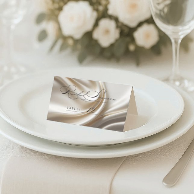 Mesa Cartão de lugar em cetim marfim para casamento (Wedding placecard with a satin background)