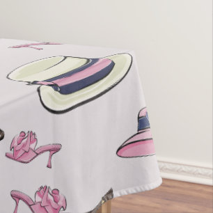 Mesa Chapéu e Sapato de Derby Elegantes / Toalha de Mes
