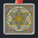 Metal Ornamento de Mogen David Chanukah<br><div class="desc">Os redemoinhos ricos reminiscentes de iluminações medievais decoram este ornamento elegante de Chanukah</div>
