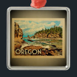 Metal Viagens vintage do ornamento de Oregon<br><div class="desc">Um ornamento legal de Oregon do estilo do vintage que caracteriza uma cena litoral com o Oceano Pacífico e a costa rochosa cénico de Oregon. Obrigados à foto de Loren Kerns como a base: www.flickr.com/photos/lorenkerns/4822059747</div>