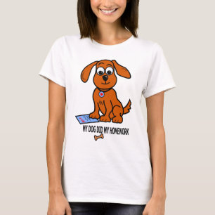 Meu cão fez meu t-shirt dos trabalhos de casa