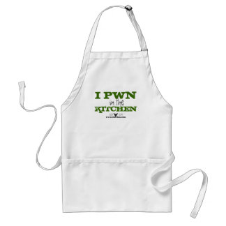 Mim Pwn no avental da cozinha