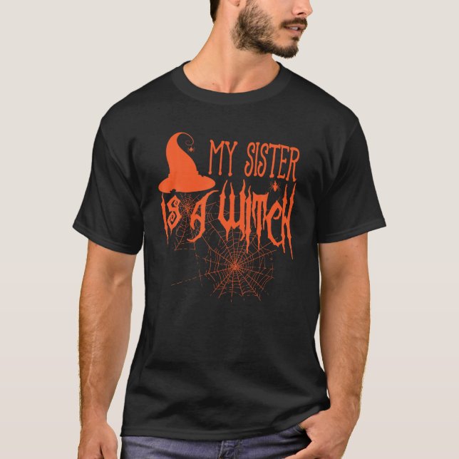 Minha Irmã é uma Camisa Dia de as Bruxas engraçado (Frente)