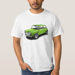 Mini carro verde clássico no t-shirt branco