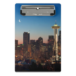 Mini Prancheta A bandeira americana voa entre a lua da ascensão