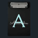 Mini Prancheta Aqua Teal Blue Script Girly Monographic Name<br><div class="desc">Área de Transferência de Planeamento do Nome Azul Preto e Azul Aqua. Isto faz o doce e perfeito aniversário de 16 anos,  casamento,  chá de panela,  aniversário,  chá de fraldas ou festa de solteira presente para alguém que ama luxo de luxo e estilos quíticos.</div>