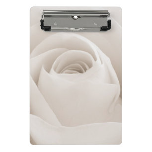 Mini Prancheta Feche acima das pétalas cor-de-rosa brancas