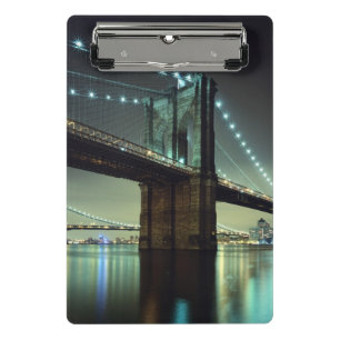 Mini Prancheta Ponte de Brooklyn na ponte de Manhattan da noite