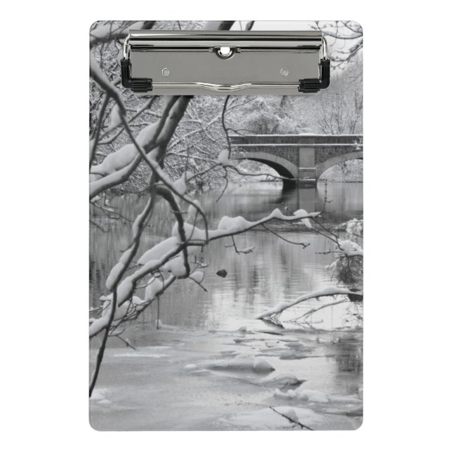 Mini Prancheta Ponte do arco sobre o rio congelado no inverno (Frente)