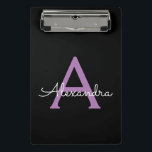 Mini Prancheta Roxo Preto Script Monograma de Nome Feminino<br><div class="desc">Prancheta de Planejamento de Nome Preto e Roxo. Isso faz o presente perfeito de aniversário de 16 anos,  casamento,  chá de noiva,  aniversário de casamento,  chá de bebê ou festa de despedida de solteira para alguém que ama luxo glamoroso e estilos chiques.</div>