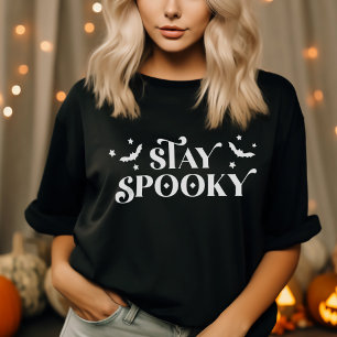 Mínima Bonita Fica Louca Com Suéter De Halloween
