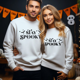 Mínima Bonita Fica Louca Com Suéter De Halloween