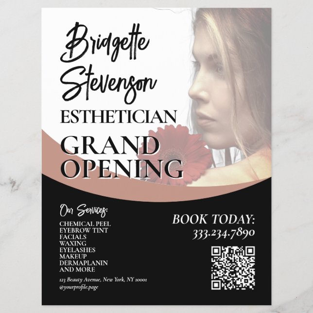 Minimalist beauty model esthetician salon Flyer (Frente)