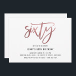 Mínimo Rosa Gold Foil 60º Convite de Aniversário<br><div class="desc">Este minimalista 60º convite de aniversário apresenta um texto de 'sessenta' folha de ouro rosa que pega os olhos. Por favor, note que a folha de ouro rosa é apenas uma textura, não uma folha real. Para personalização mais avançada deste design, por exemplo, alteração do layout, da fonte ou do...</div>