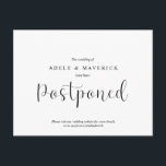 Mínimo simples, Convite de casamento adiado<br><div class="desc">Este é o design moderno minimalista simples e limpo temático,  em fonte preta,  cartão postal de reprogramação de festa de casamento (adiado / adiamento) (adiado). É a maneira perfeita e elegante de fazer o anúncio de reprogramação para amigos e familiares.</div>