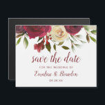 MistletoManor Watercolor Winter Salvar a Data<br><div class="desc">Mistletoe Manor Watercolor Lush Rosa com Florais Pintados À Mão, Holly Berry Foliage, Pine Sprig Foliage. Colorida Marsala, Wine Merlot Red, Burgundy, Ivory Cream e Green. Com a tipografia quic suave, fontes de texto de pincel, borda e design floral elegante - Salve a data com cartões magnéticos! Veja meu compro...</div>