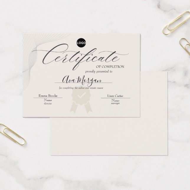 Modelo de Certificado Elegante de Conclusão (Escritótio)