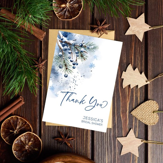 Modelo de chá de panela de noiva de inverno Snow i (Snow in love winter bridal shower template thank you card watercolor snowy pines blue winter berries)