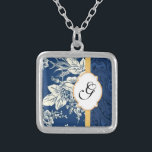 Modelo de Colar Monograma com Damasco Azul<br><div class="desc">Excelente presente para senhoras e meninas. Bonito presente de madrinha também.</div>