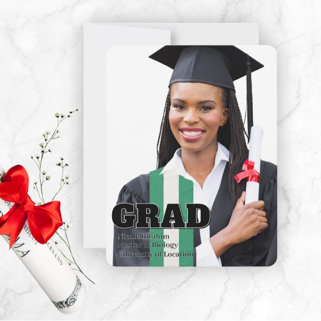 Modelo de Foto de Anúncio de Graduação Moderna (Custom Graduation Announcement Template)