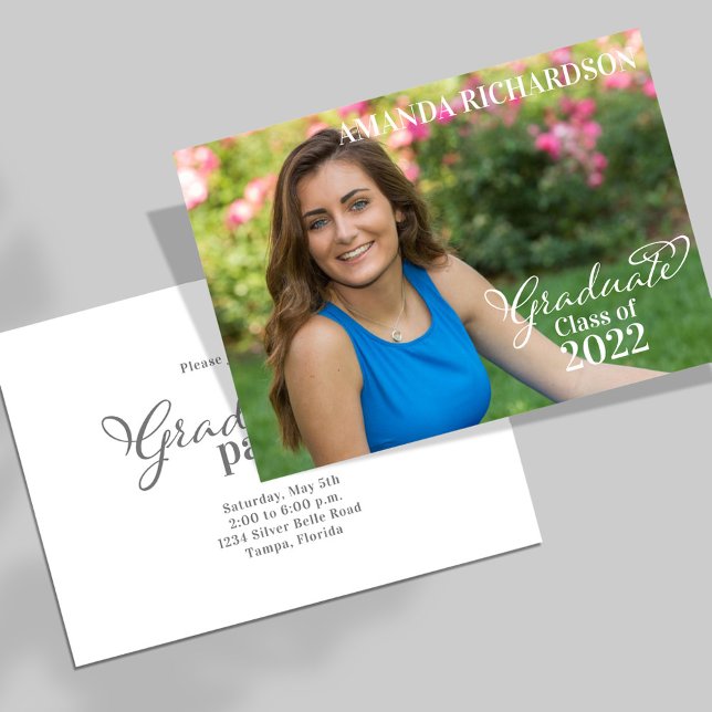 Modelo de Fotografia de Script de Tendência do for (Simple minimalist graduation photo invitation template with stylish calligraphy script. )