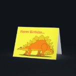 Modelo engraçado do cartão de aniversário do<br><div class="desc">Este cartão de aniversário engraçado tem um dinossauro alaranjado e amarelo bonito dos desenhos animados do Stegosaurus na parte dianteira. Diz, "feliz aniversario…" Dentro de, diz, "… a meu dinossauro favorito!" Você pode mudar estas mensagens se você quer no modelo. Clique o botão da personalização para mudar a cor da...</div>