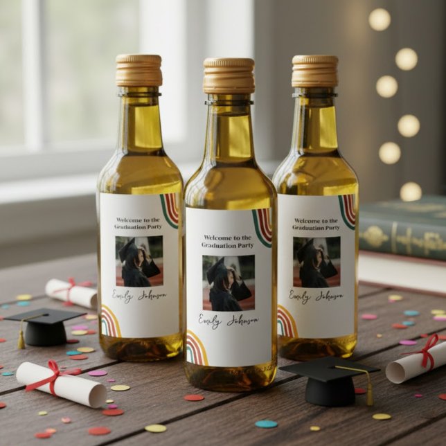 Modern Retro Rainbow Graduation Wine Bottle Label (Criador carregado)