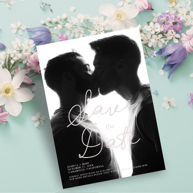 Modern Typography with Romantic Gay Couple (Criador carregado)