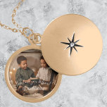 Moderno Amo-Te Mãe Colar Fotografias<br><div class="desc">Expresse seu amor pela mãe com um Moderno Amo-Te,  Colar Fotografias. O Necklace design apresenta fotos para você adicionar sua própria foto,  uma saudação "Nós te amamos,  mãe!" e personalizamos os nomes das crianças em tipografia elegante. Itens de presentes adicionais disponíveis com este design.</div>