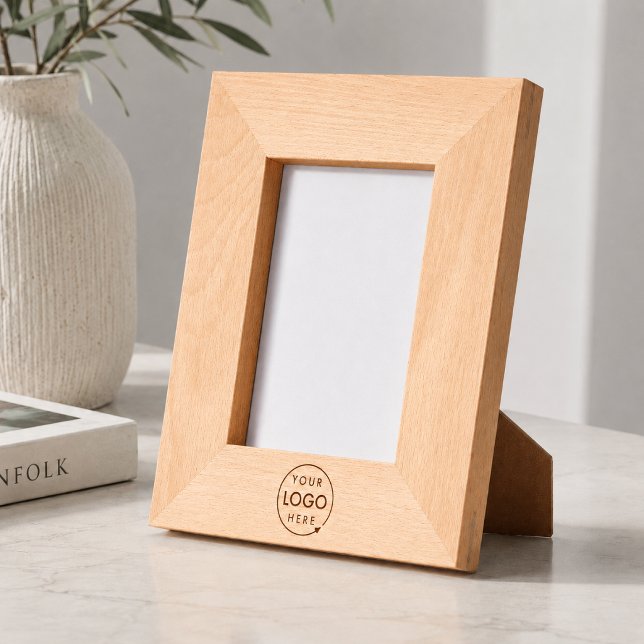 Moldura de Madeira | Expositor de Foto 4x6 com Log (Custom logo engraved wood frame for reception desks, client gifts, and branded displays)