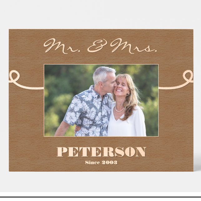 Moldura de madeira personalizada para casal Sr e S (Criador carregado)