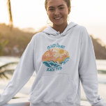 Moletom A Praia da Cuja Vintagem Onda De Sol Viola Surfer<br><div class="desc">Boias bonitas de estilo vintage apresentando lindas ondas lacrimogêneas do oceano e um sol brilhante com palmeiras no verão. A camisola de capuz legal é complementada com texto especial azul-lacre aflita para suas férias em família ou viagem de praia.</div>